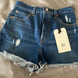 Levi’s ribcage short
